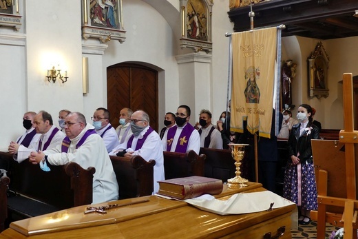 Pogrzeb śp. ks. Edwarda Kobiesy w Kończycach Małych