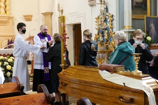 Pogrzeb śp. ks. Edwarda Kobiesy w Kończycach Małych