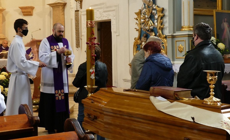 Pogrzeb śp. ks. Edwarda Kobiesy w Kończycach Małych