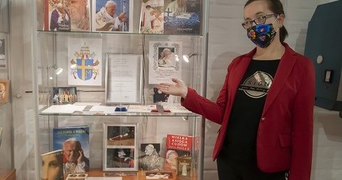 Drawsko Pomorskie. Papieska wystawa z lokalnym wątkiem