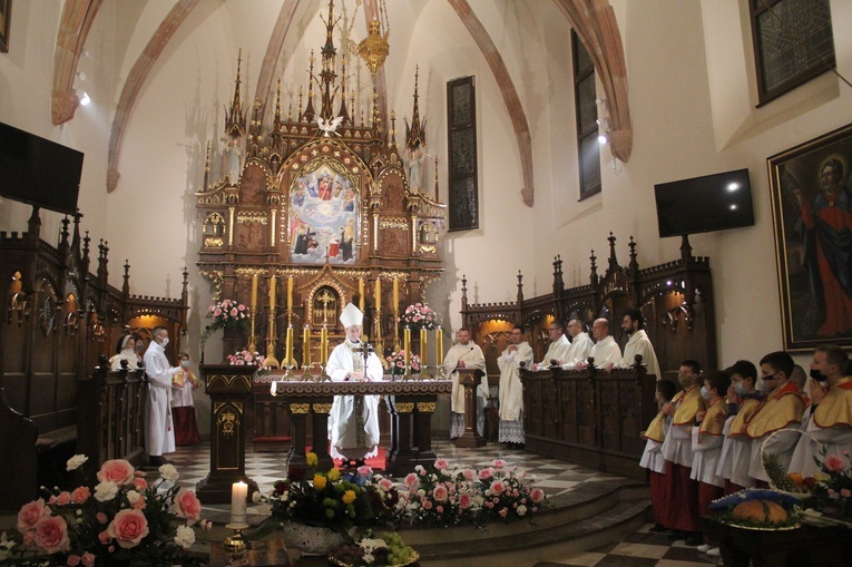Bobowa. Wprowadzenie relikwii i poświęcenie ołtarza