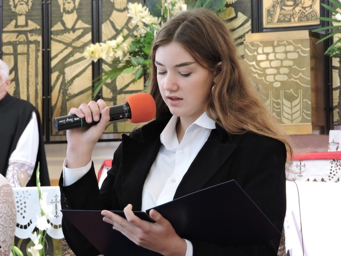 Nadanie imienia SP w Bedlnie