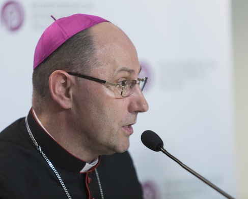 Abp Polak: Przewlekłość kościelnego postępowania w sprawie ks. Dymera nie ma żadnego usprawiedliwienia 