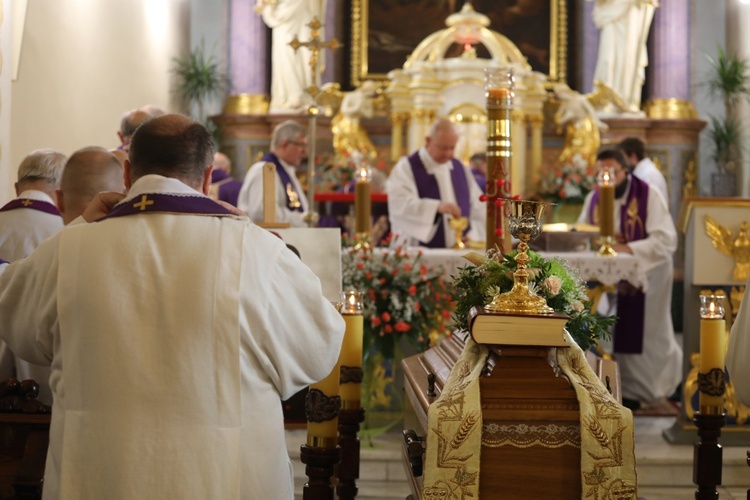 Pogrzeb śp. ks. prał. Alojzego Zubra w Skoczowie