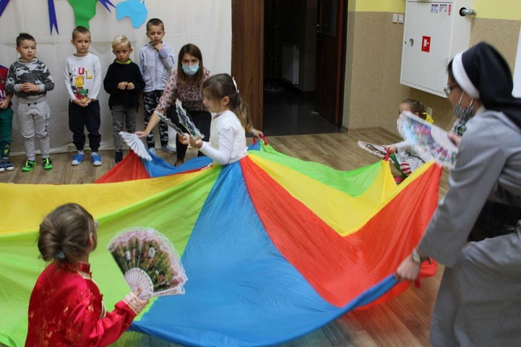 Tydzień Misyjny w przedszkolach, szkołach i parafiach