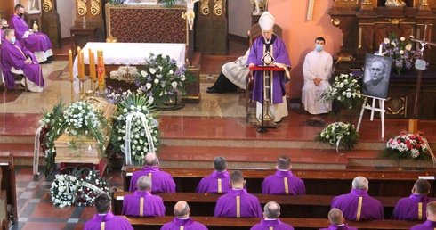 Pogrzeb ks. Tadeusza Dąbskiego