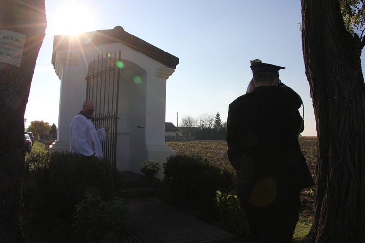 Poświęcenie kapliczki św. Tekli w Giżycach