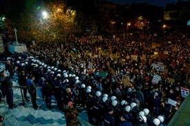 Katowice: Około 4 tys. osób protestowało pod katedrą ws. aborcji, doszło do starć z policją