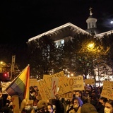 Protest przed katowicką katedrą.