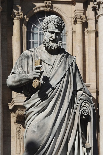 ▼	Figura św. Piotra w Rzymie.