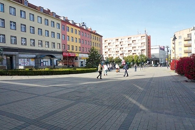 ▲	22.10. Plac Wolności w samym centrum.