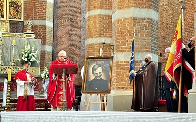 ▲	Wizerunek błogosławionego męczennika to wotum za 40 lat Solidarności.