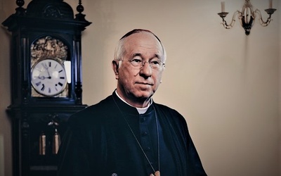 Biskup ordynariusz w gronie osób zakażonych koronawirusem.