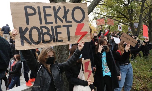 Symbole i hasła protestu