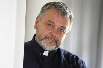 Ks. Tosza: Pomoc ubogim to nie tylko przekazywanie rzeczy