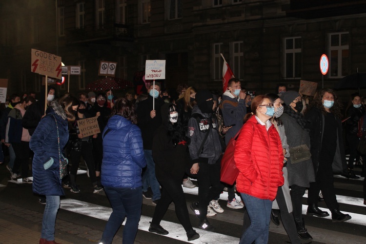 Po dwóch stronach barykady