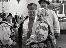 Biskup Józef Zawitkowski w Domaniewicach.