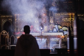 W centrum stanął Jezus w eucharystycznej postaci.