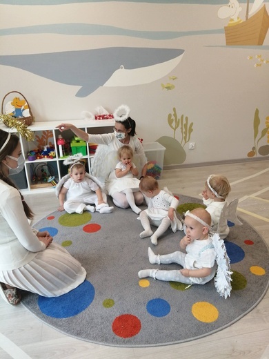 Najazd aniołów i świętych w "Lupikowie"