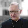 Bp Edward Dajczak zachęca do modlitwy za zmarłych niezależnie od okoliczności