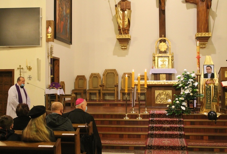 Bliscy i przyjaciele wspominają śp. ks. Bogusława Jeża