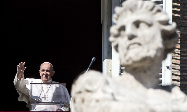 Watykan wyjaśnia słowa papieża o związkach cywilnych