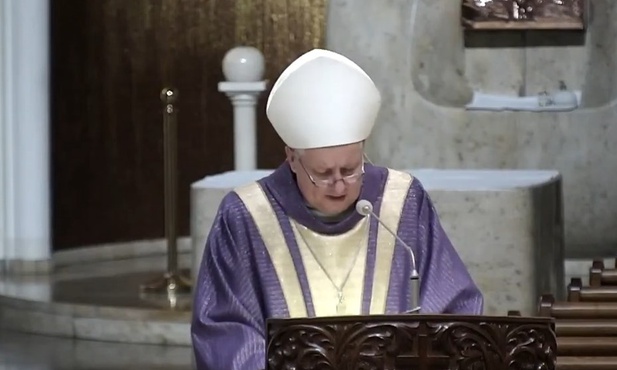 Bp Wodarczyk w Dzień Zaduszny: Śmierć to dzień narodzin dla życia wiecznego
