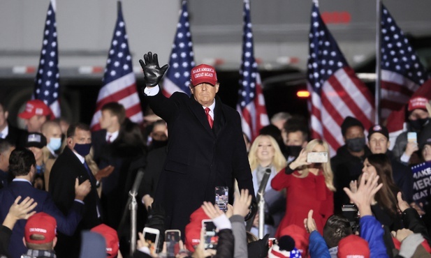 Intensywny finisz kampanii Trumpa i Bidena