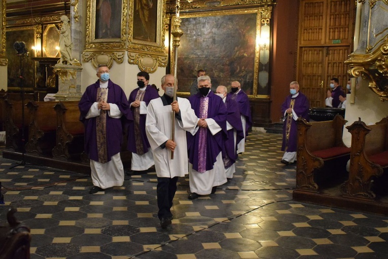 Sandomierz. Dzień zaduszny