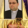 Ksiądz Jeż był proboszczem parafii pw. Świętej Trójcy w Paszowicach.