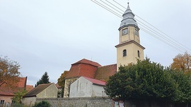 ▲	Kościół parafialny został powiększony w 1756 r. Nadano mu wówczas nowy wystrój.