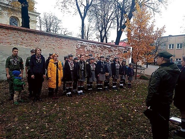 ▲	Apel przy miejscu straceń tarnobrzeżan w czasie II wojny światowej.