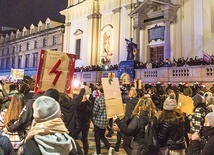 ▲	Największa manifestacja odbyła się  30 października.