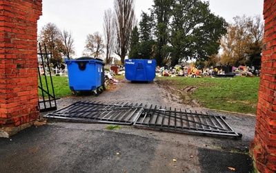 Sprawcy wandalizmu na cmentarzu w Kopernikach zgłosili się do proboszcza i przeprosili