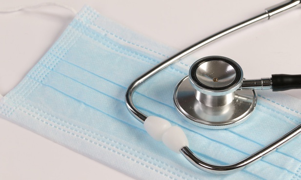 W czasie epidemii zakażonych koronawirusem m.in. 6,7 tys. lekarzy