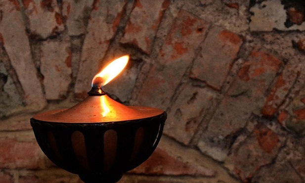 Niech świeci lampka twa