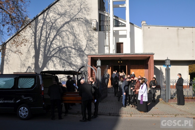 Ostatnie pożegnanie śp. ks. Zbigniewa Wokotruba