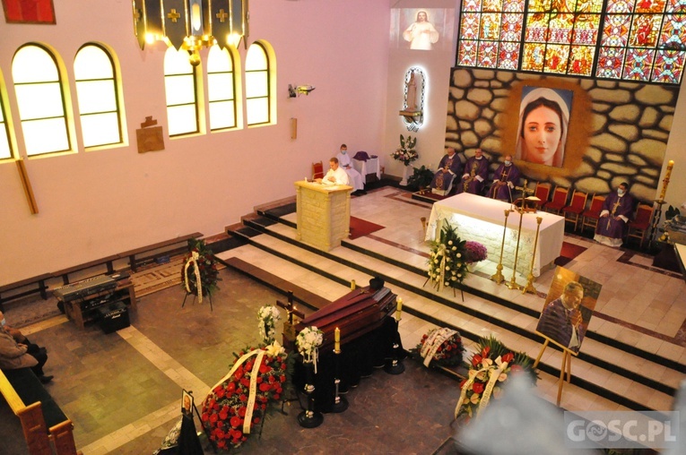 Ostatnie pożegnanie śp. ks. Zbigniewa Wokotruba