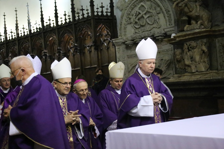 Msza za zmarłych biskupów tarnowskich