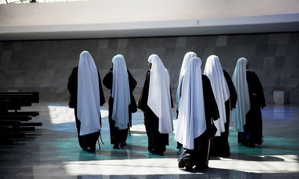 Stolica Apostolska będzie aprobować nowe instytuty zakonne