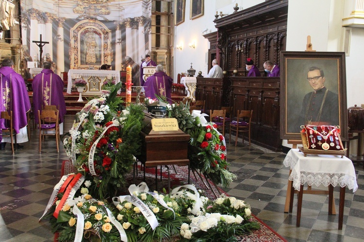 Ostatnie pożegnanie ks. Zbigniew Staszkiewicza