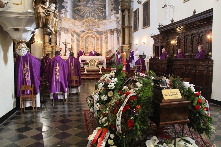 Ostatnie pożegnanie ks. Zbigniew Staszkiewicza