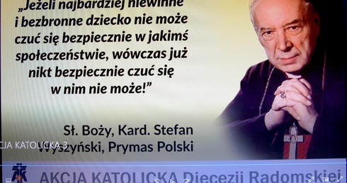 Jeden z bilbordów z wypowiedzią sługi Bożego Stefana kardynała Wyszyńskiego.