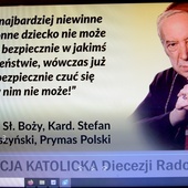 Jeden z bilbordów z wypowiedzią sługi Bożego Stefana kardynała Wyszyńskiego.