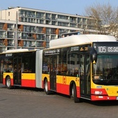 Chorzy mogą być dowożeni do szpitala polowego w Warszawie specjalnie wyposażonymi miejskimi autobusami.