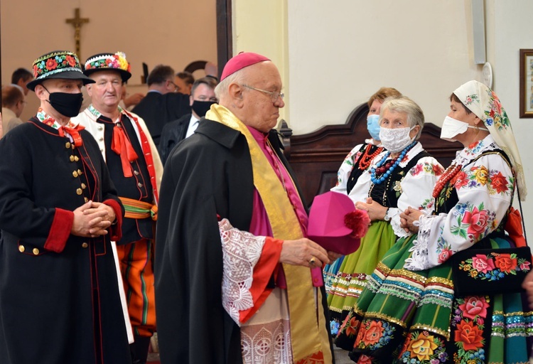 Bp Józef Zawitkowski w kadrach R. Taflińskiego