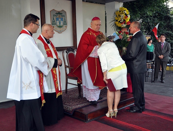 Bp Józef Zawitkowski w kadrach R. Taflińskiego