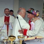 Bp Józef Zawitkowski w kadrach R. Taflińskiego