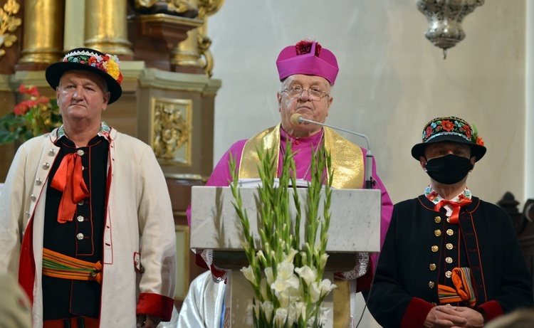 Bp Józef Zawitkowski w kadrach R. Taflińskiego