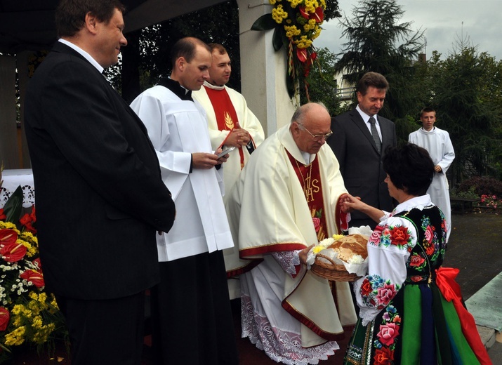 Bp Józef Zawitkowski w kadrach R. Taflińskiego